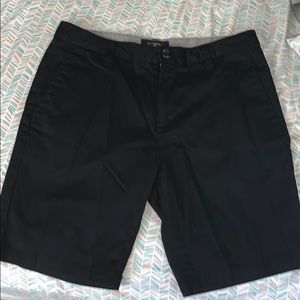 (Blue Crown) (black) size 32 shorts